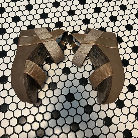 OTBT Bushnell Wedge Sandals - Gold Metallic - 7.5 - Picture 5 of 8